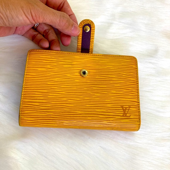 Authentic Louis Vuitton Kisslock wallet - Picture 8 of 15